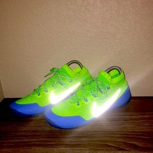 Women’s Nike free run hyper feel athletic running shoes size 9